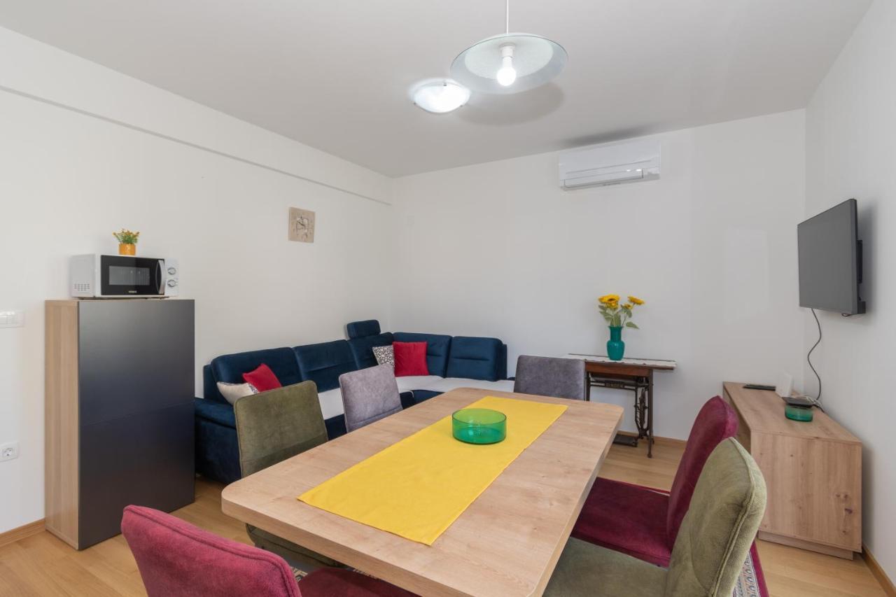 Apartments Lovor & Lavanda Kaštela Екстериор снимка