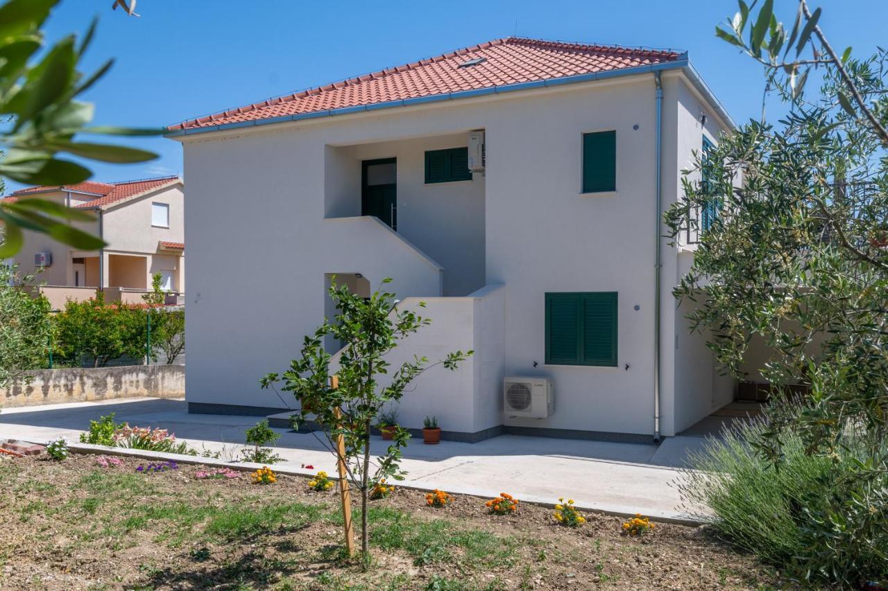 Apartments Lovor & Lavanda Kaštela Екстериор снимка